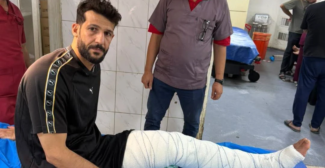 إصابة سعد ناطق بكسر في الساق تثير جدلاً حول ملاعب العراق