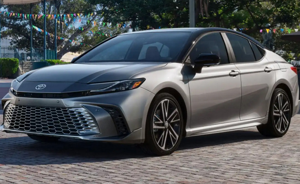 بجناح هوائي صغير وإمكانيات خارقة.. مواصفات سيارة تويوتا كامري 2025 ومميزاتها