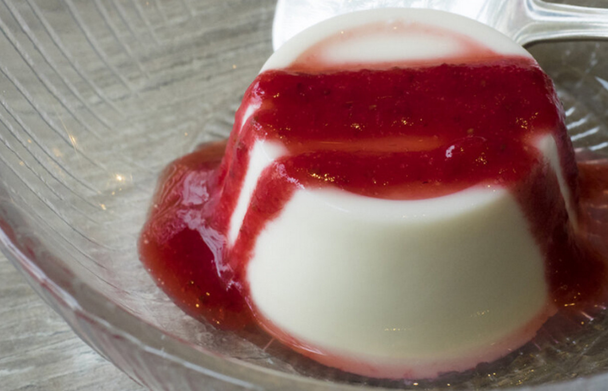 اعملي حلويات رمضان بالمنزل.. طريقة تحضير حلوة الباناكوتا في المنزل زي الجاهزة