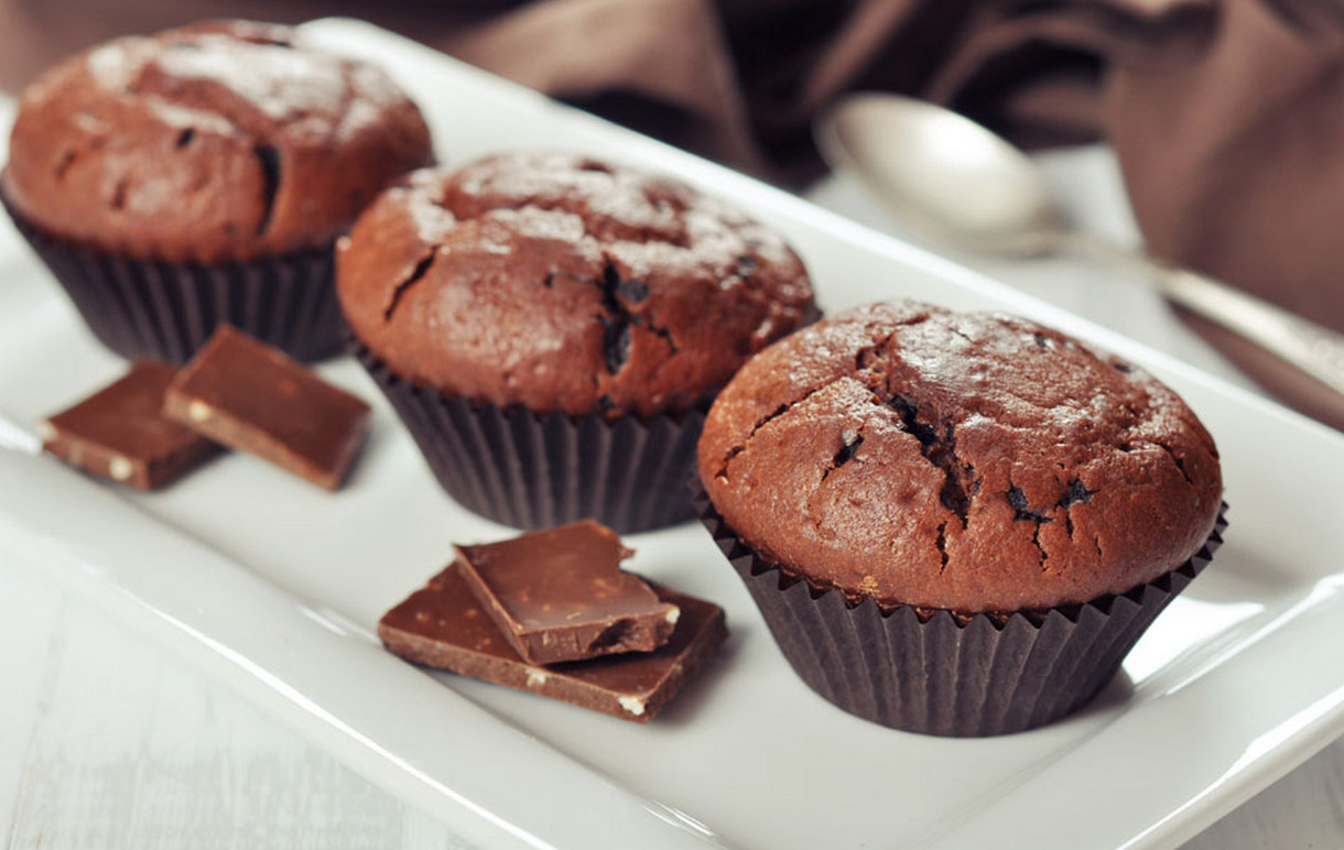 نوعي في حلويات رمضان وفرحي أولادك.. طريقة عمل مافن الشيكولاته الطري واللذيذ في البيت