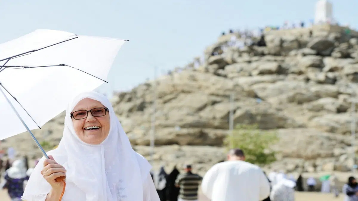 هل يجب وضع صورة المرأة في البطاقة الذكية للحج 2024 .. إليك الإجابة